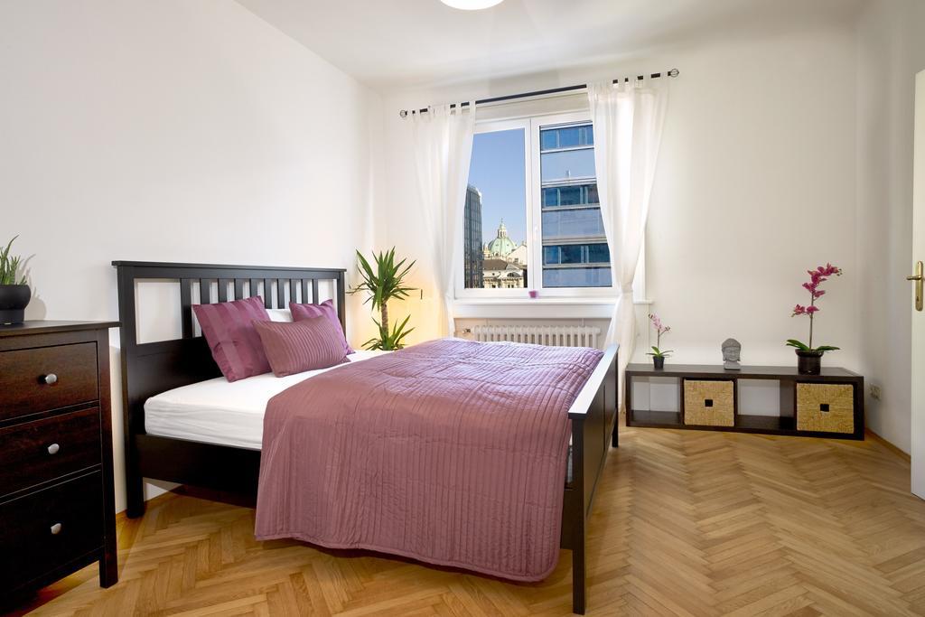 Operastreet City Center Apartment "Bangkok" In Виена Екстериор снимка